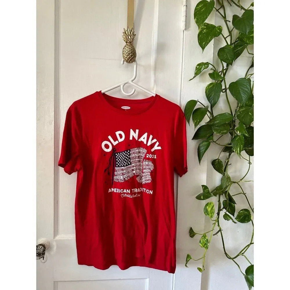 Old Navy women’s size medium American Flag shirt